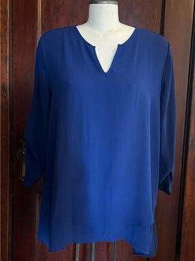 Flowy Cristina B Blue Split-Neck Tunic Top - Size Large